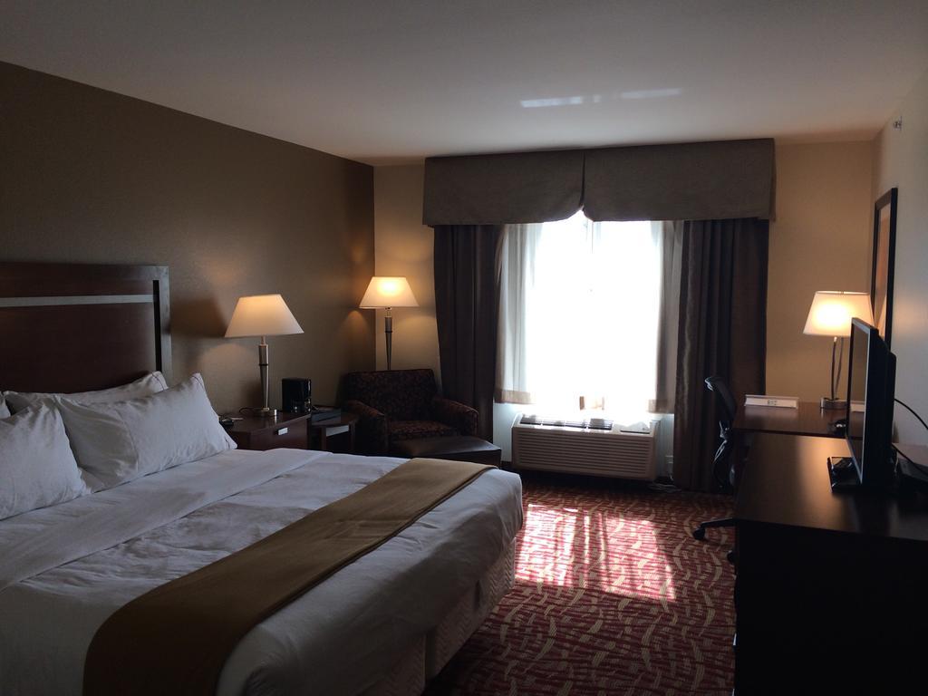Holiday Inn Express & Suites Glendive By Ihg Стая снимка