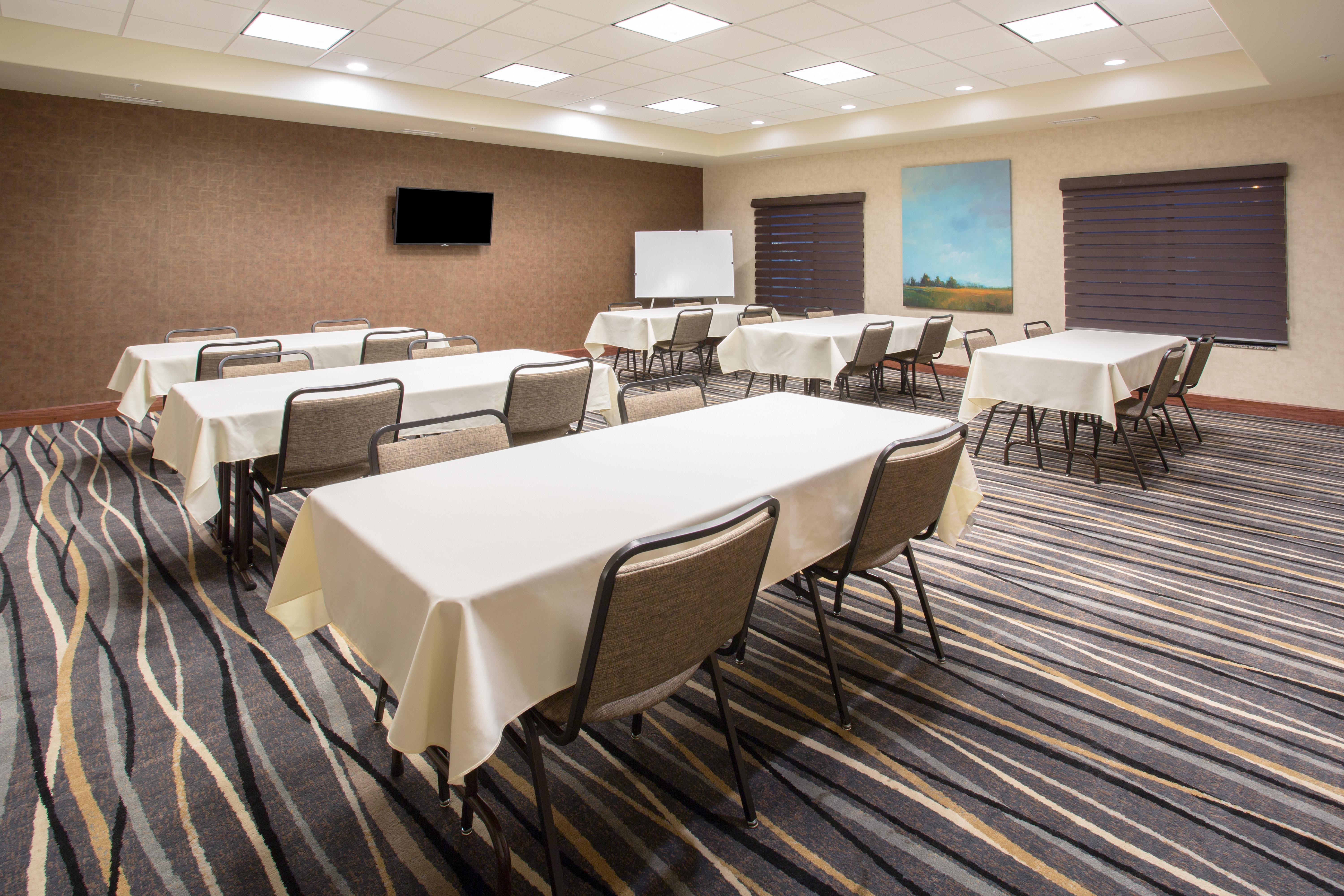 Holiday Inn Express & Suites Glendive By Ihg Екстериор снимка