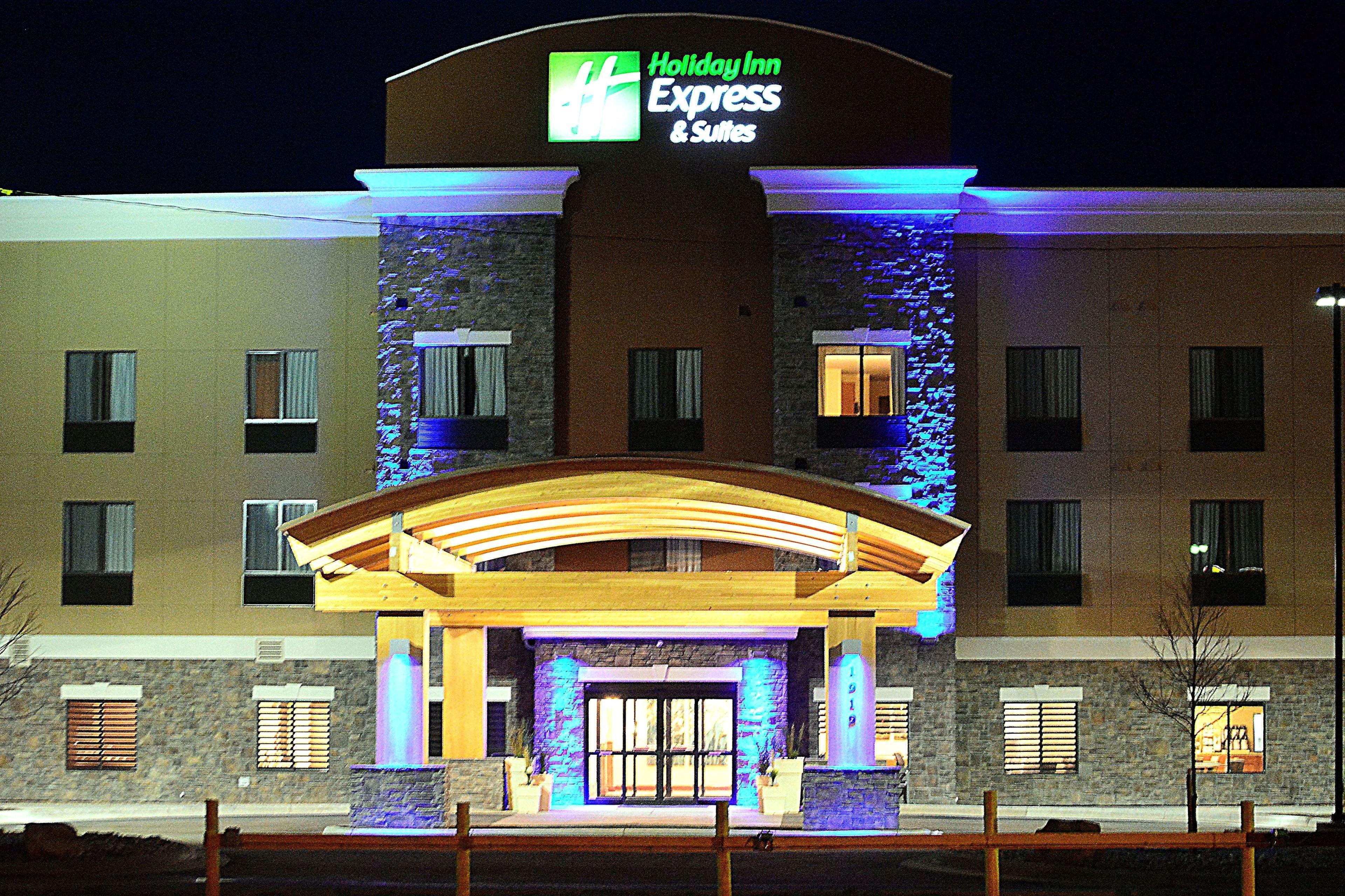 Holiday Inn Express & Suites Glendive By Ihg Екстериор снимка